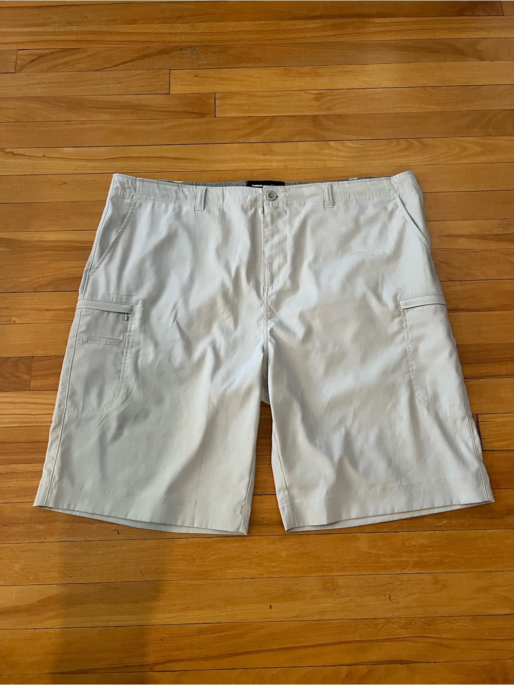 Three Sixty Six Light Gray Shorts Size 42